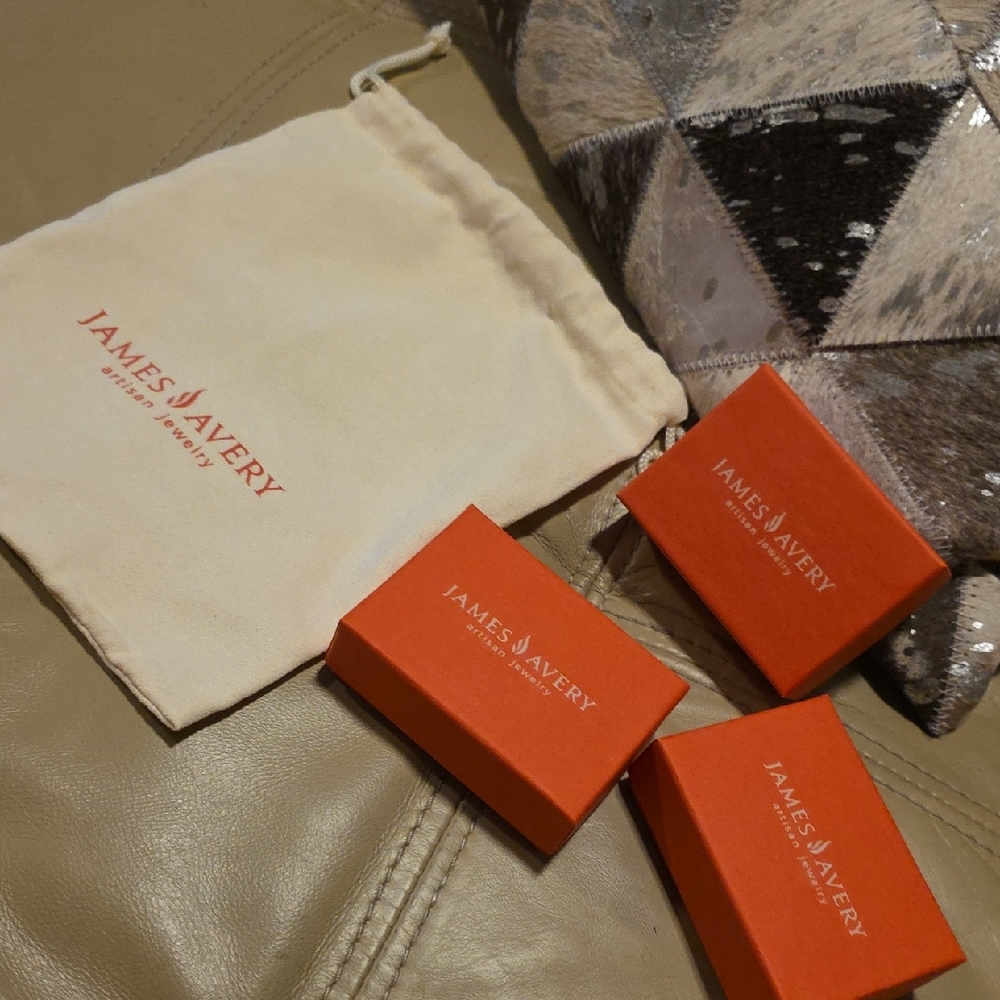 James Avery Vibrant Orange Gift Boxes with Cream Pouch